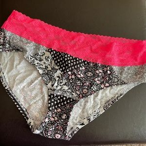 NWT Victoria’s Secret Low Rise Hip Hugger